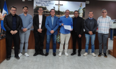 Professor Osvaldo Luiz da Silva recebe Votos de Congratulações e Louvor