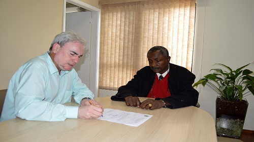 entrega-de-cheque-ao-prefeito-2