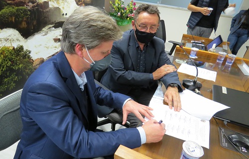 reuniao prefeito cheques 1 milhao 3