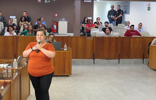 diretora casa naim site