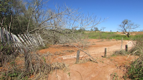 Edemilson-assoreamento-córrego2