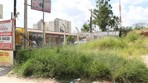 limpeza de terreno - Avenida José Maria Marques de Oliveira - site