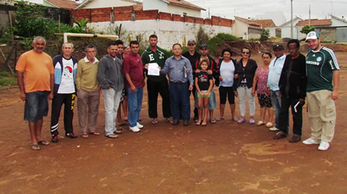 moradores-do-santa-cruz-pedem-melhorias-em-area-verde-vazia