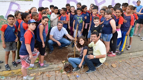 plantio-alunos-escola-iracema